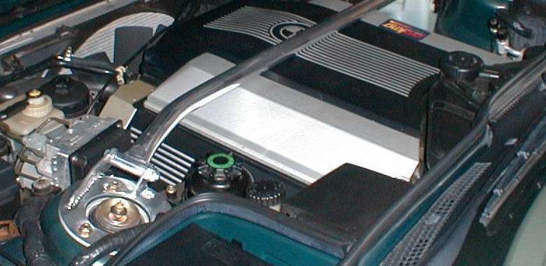 Dinan 5 - 540i = Engine Compartment